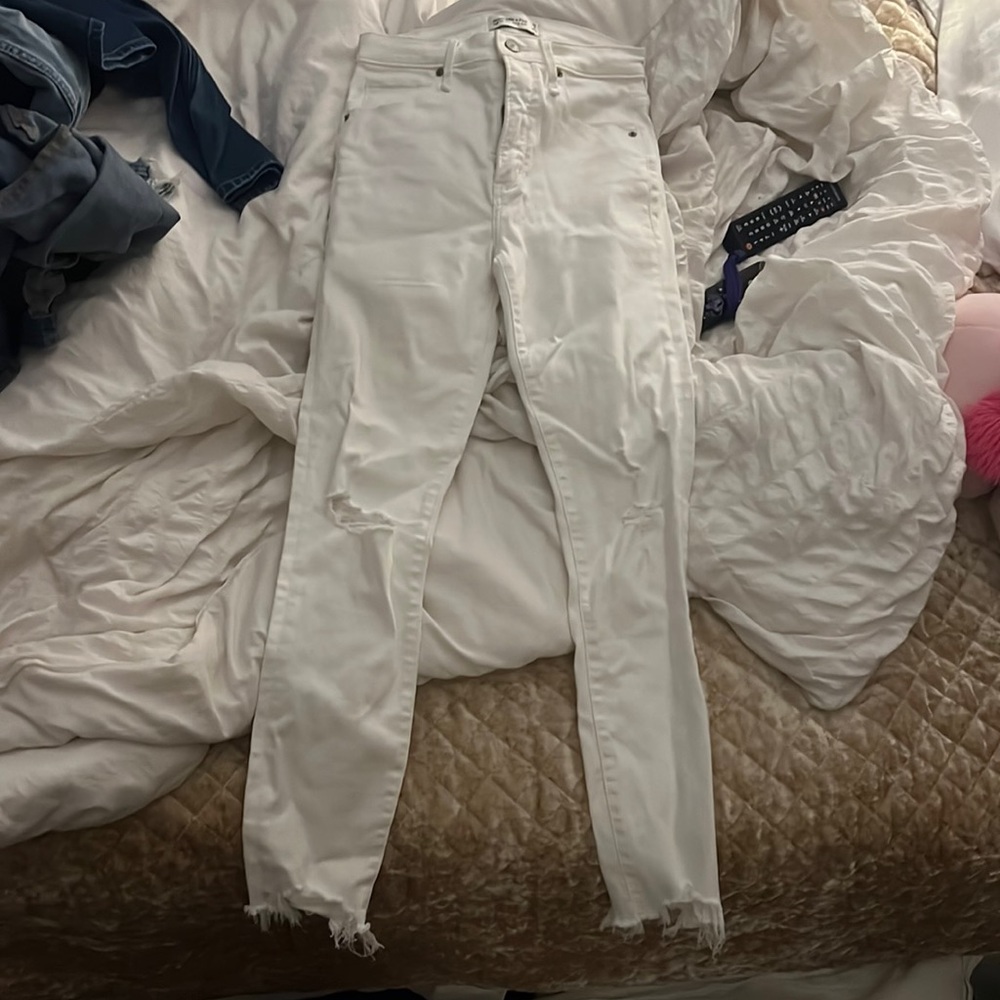 never worn abercrombie and fitch white jeans